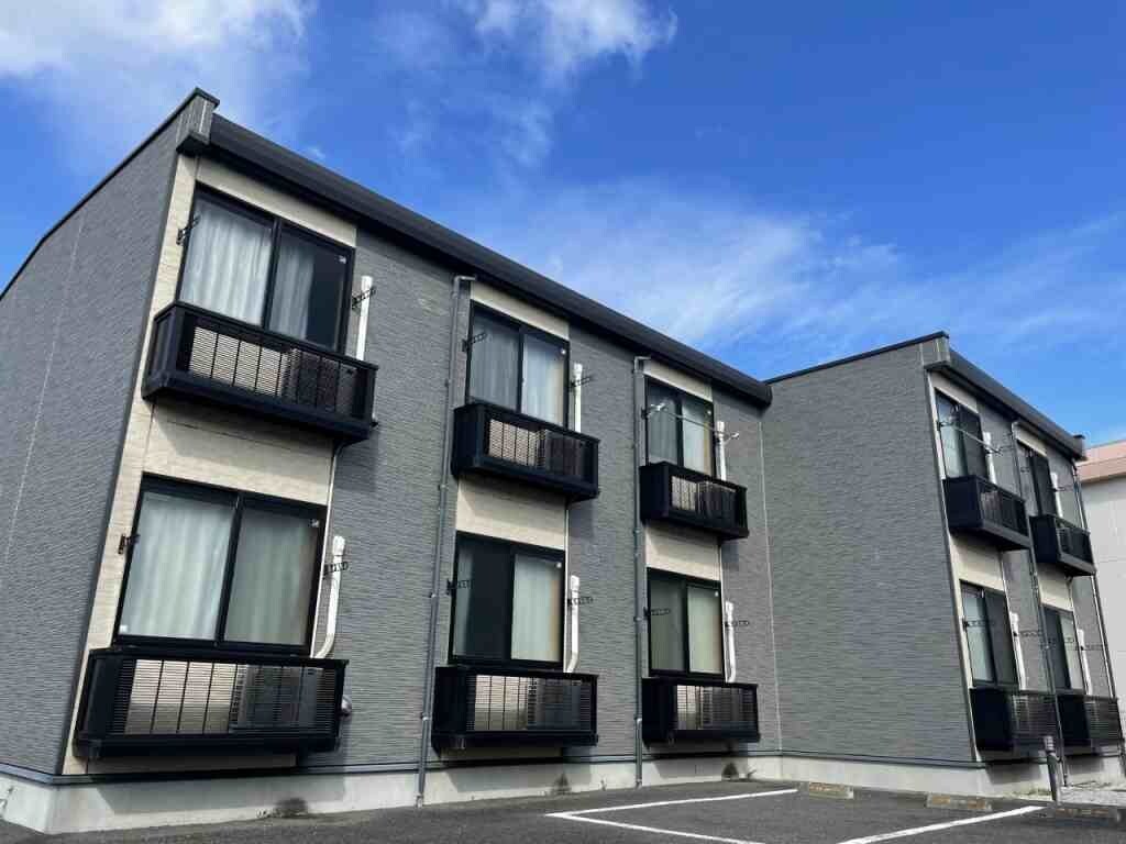 レオパレスRUHEN HEIMの物件外観写真