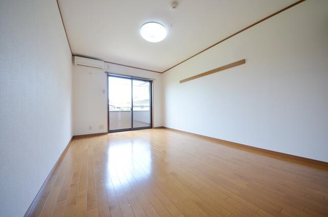 雅泉ハイツの物件内観写真