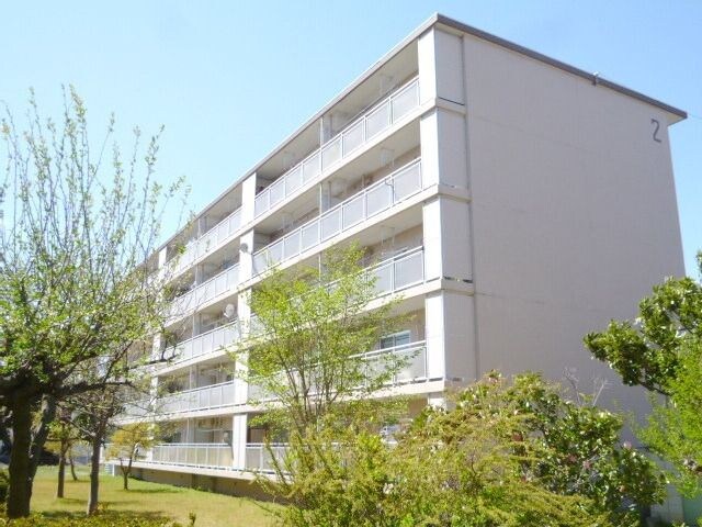 西武百草園団地の物件外観写真