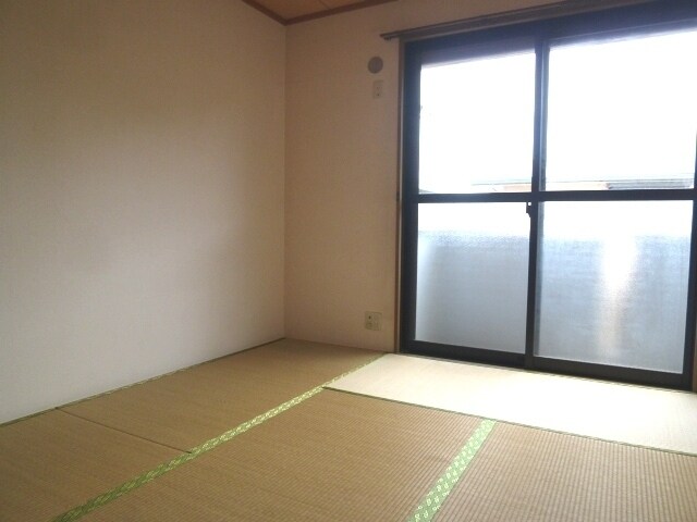 ロイヤルガーデン2番館の物件内観写真