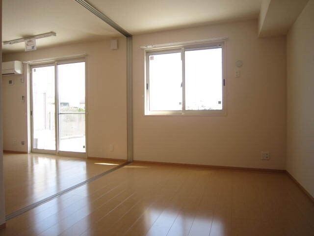 ファヴォーレIIIの物件内観写真