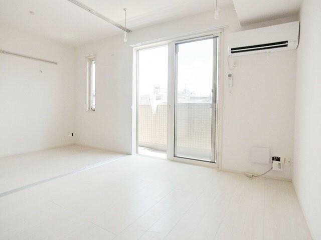 コゥジーコートの物件内観写真