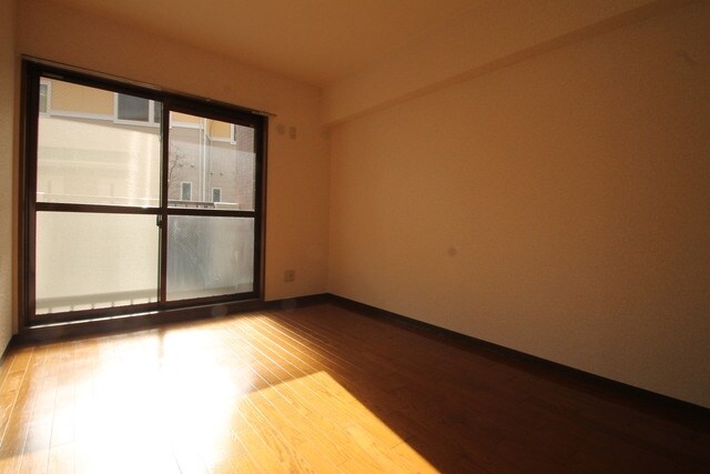 シャトルコートの物件内観写真