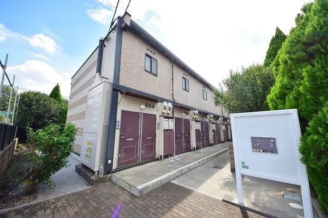 レオパレスオリーブハウスIIの物件外観写真