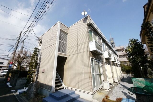 レオパレス三生の物件外観写真