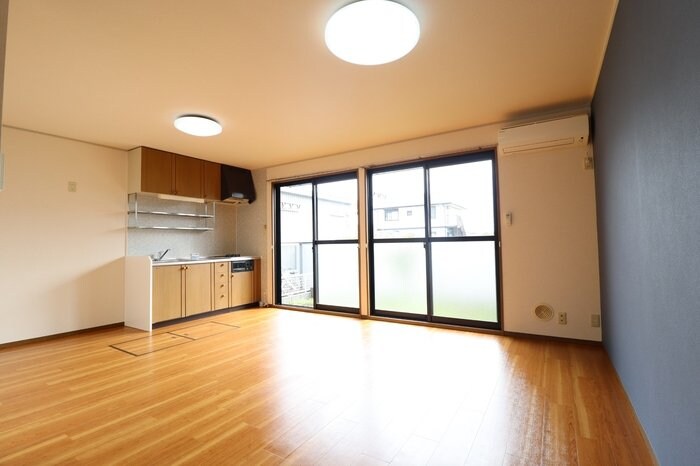 エバーグリーンAの物件内観写真