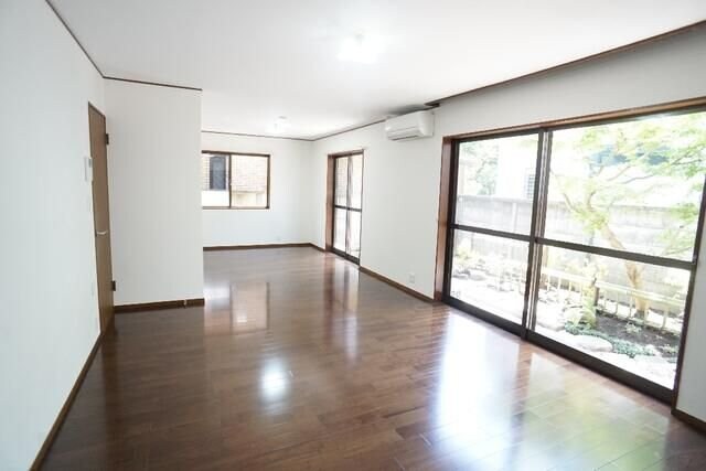 宮坂1丁目戸建の物件内観写真