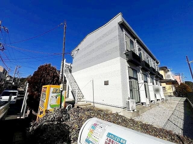 レオパレスオリーブハウスIIIの物件外観写真