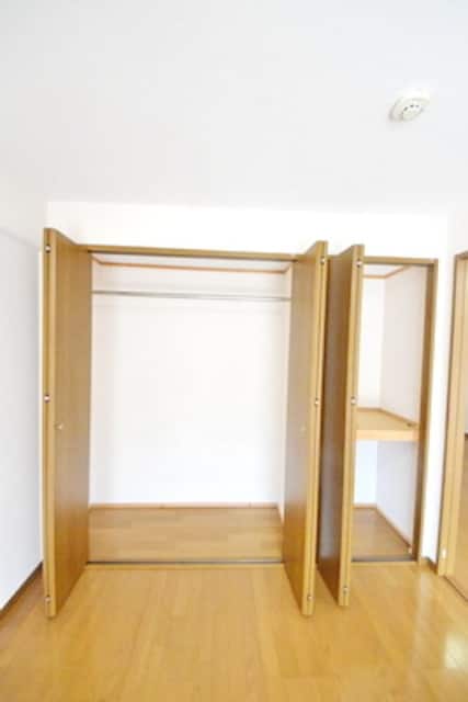 オリーブガーデンの物件内観写真