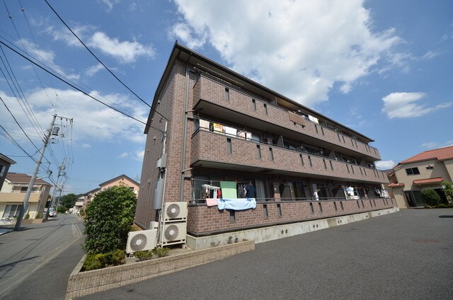 リビングタウン三ッ木Cの物件外観写真