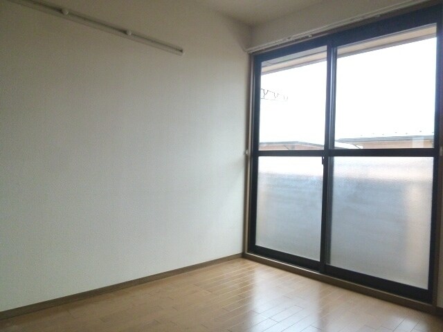 ロイヤルガーデン2番館の物件内観写真