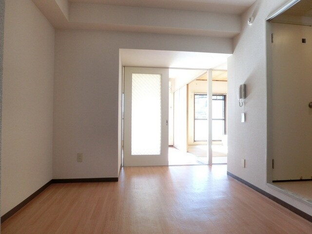 フローラ関富の物件内観写真