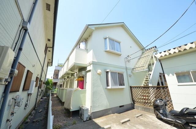 パストラーレ国立の物件外観写真