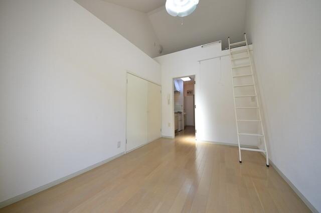 パストラーレ国立の物件内観写真