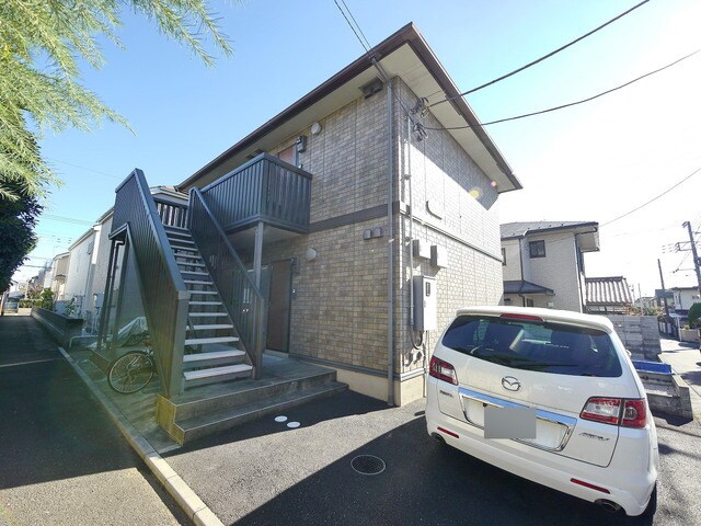 ラ・トゥーエルの物件外観写真