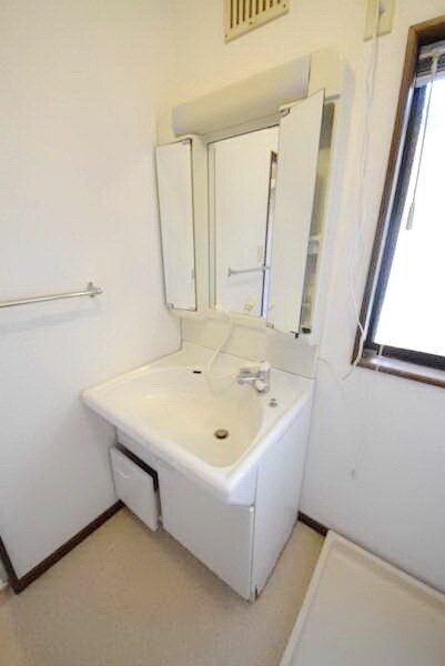 メゾンドゥ国立の物件内観写真