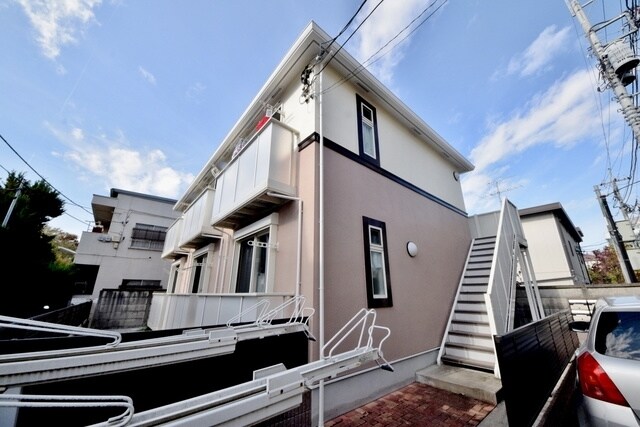 カーサ・ポポロの物件外観写真