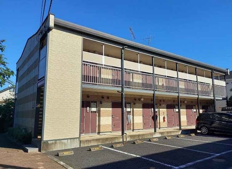 レオパレスFLEURIRの物件外観写真