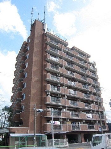 リーセントレジデンスの物件外観写真