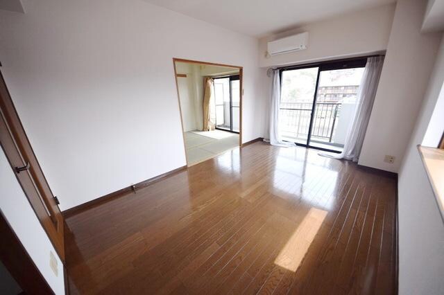 ニューリバーコートの物件内観写真