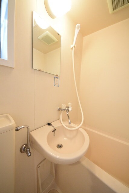 ルーブル子安の物件内観写真