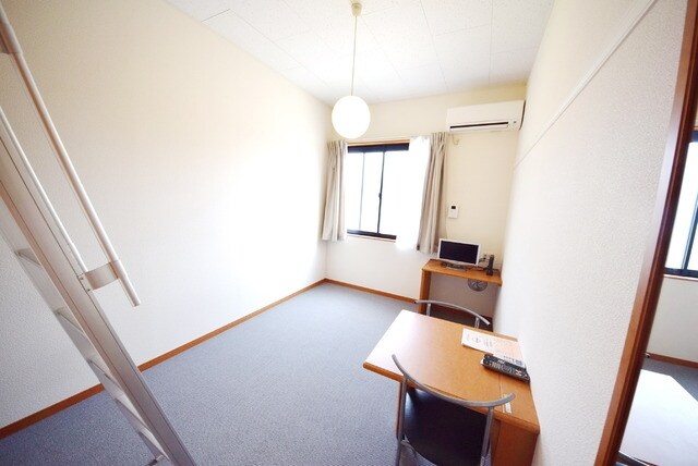 レオパレスティンカーベルの物件内観写真