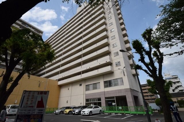 高尾パークハイツ A棟の物件外観写真