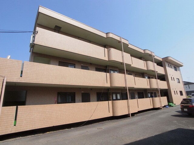 マンションラメールの物件外観写真