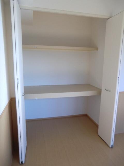 イーズフィールド Bの物件内観写真