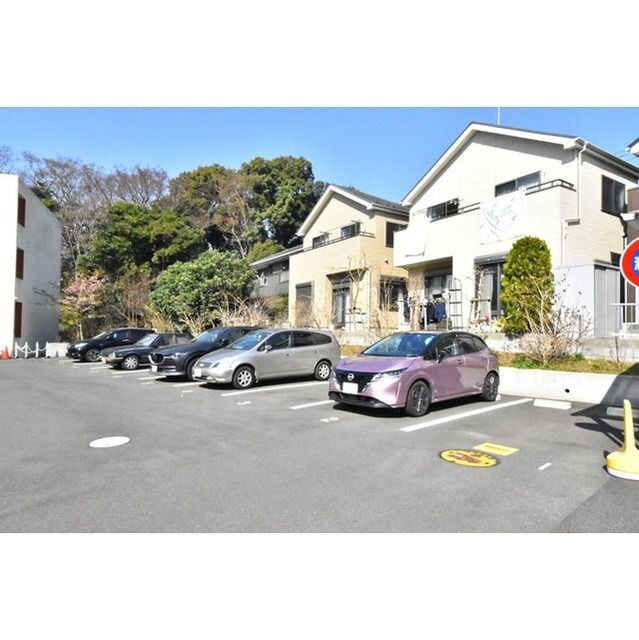 CRESCENT COURTの物件内観写真