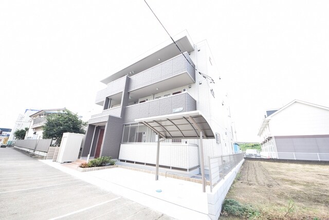 グランドソレイユの物件外観写真