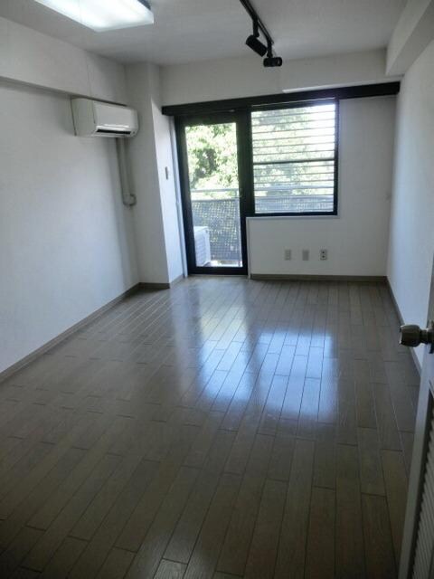 カンファーコートの物件内観写真