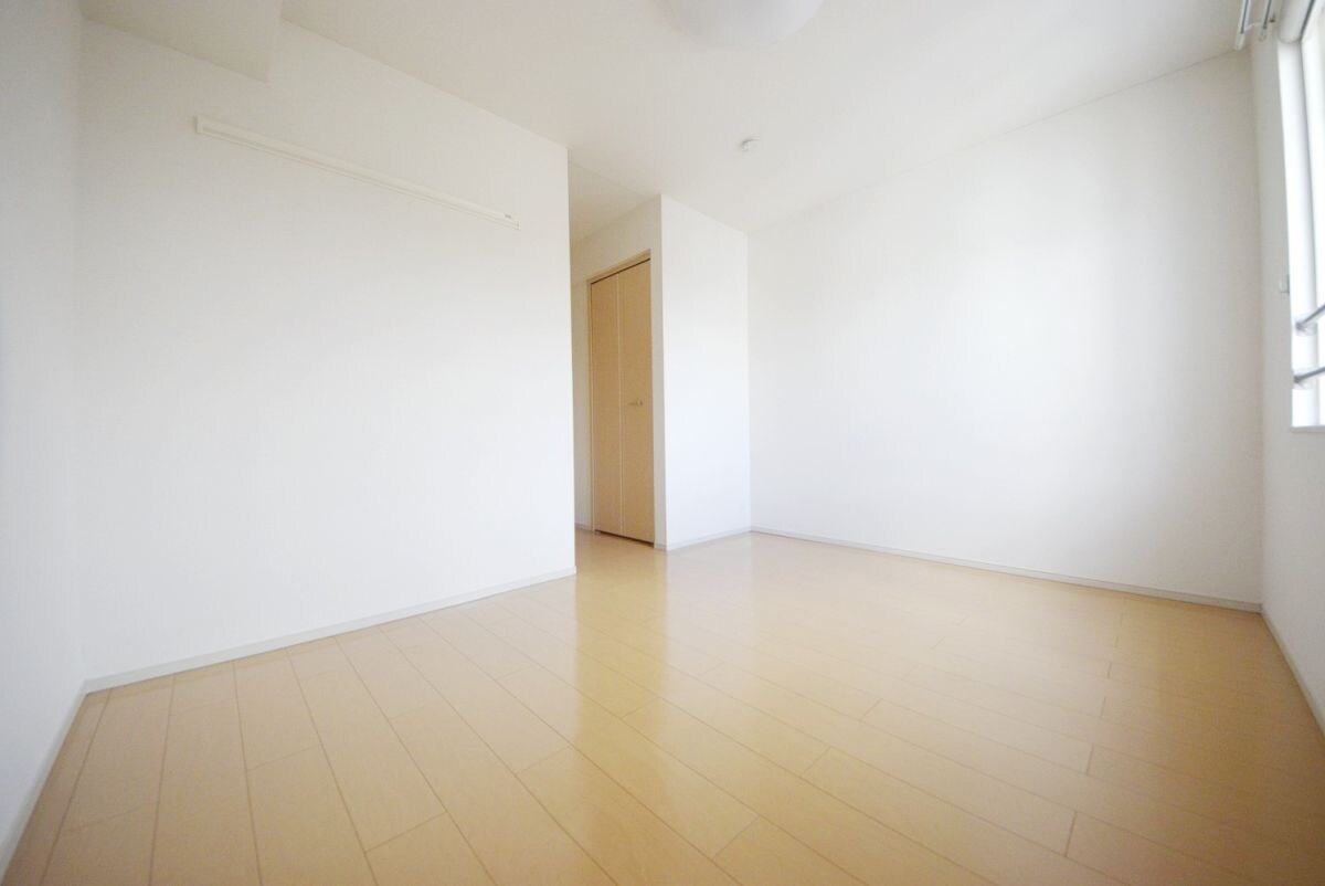 エレガンス ガーデン ハウスIIの物件内観写真