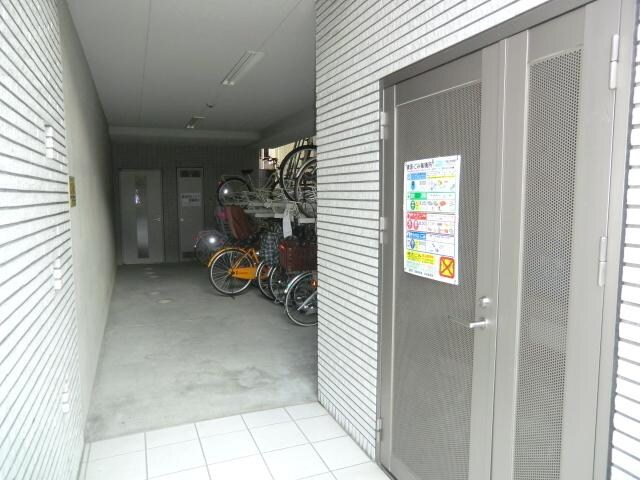 クリスタルコートの物件内観写真