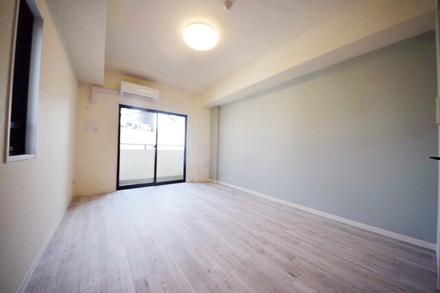 CRESCENT COURTの物件内観写真