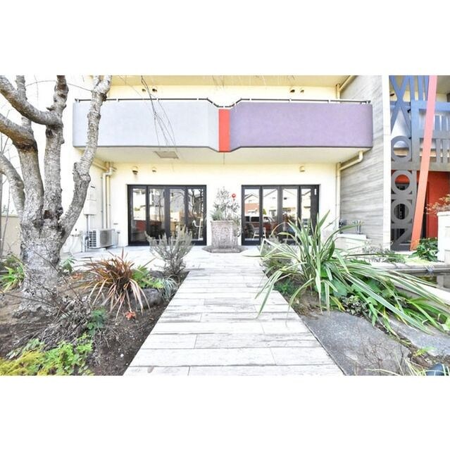 CRESCENT COURTの物件内観写真