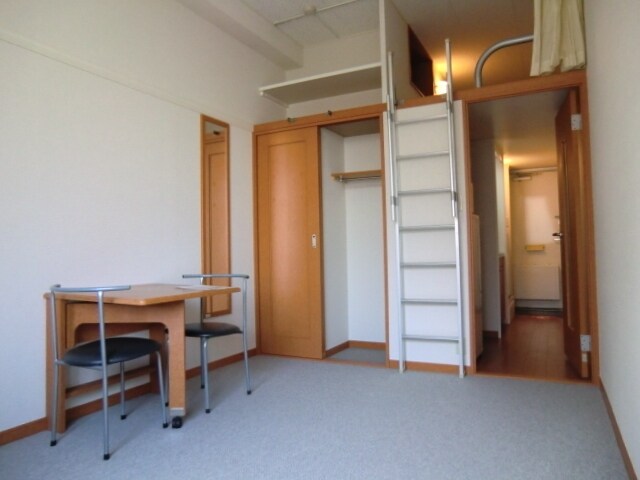 レオパレスコートサイド ヴィラの物件内観写真