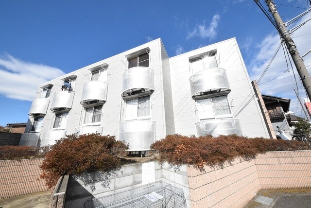 セレ東美野の物件外観写真