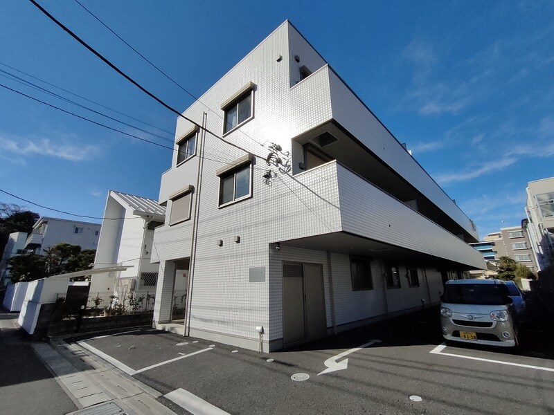 ファミリア一番館の物件外観写真