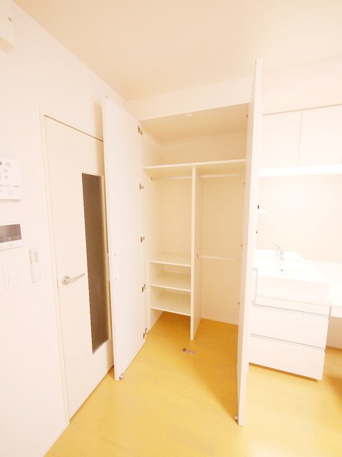 レオネクストFloraの物件内観写真