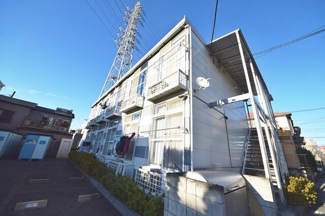 レオパレスベンデュールの物件外観写真