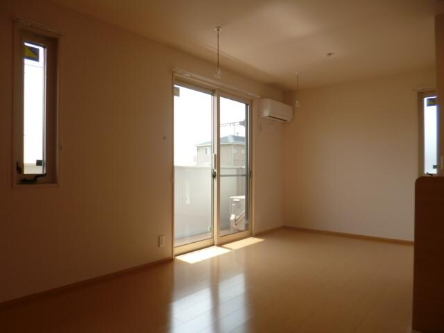 インペリアル・レイク Iの物件内観写真