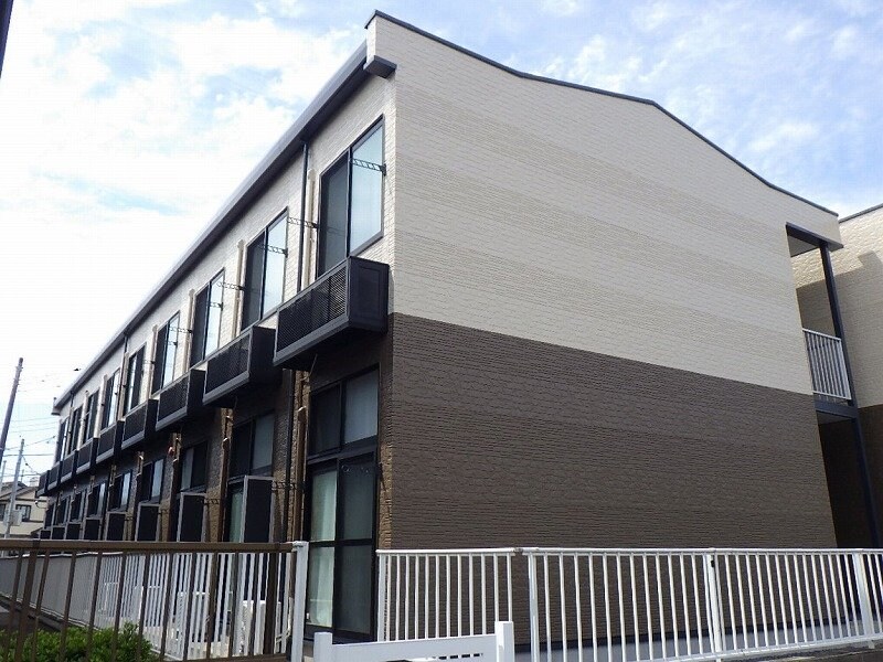 レオパレスドエルの物件外観写真