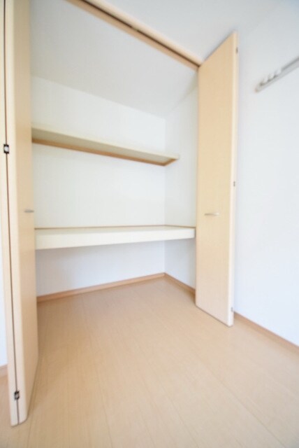 フェニックスF の物件内観写真