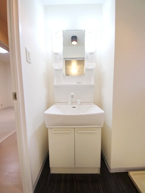 エルシャトルAの物件内観写真