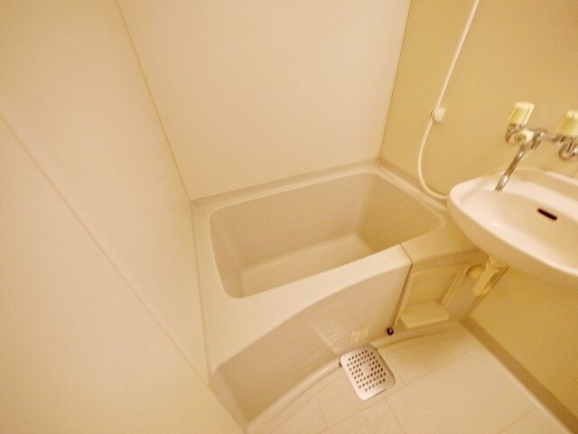 ワイズ・トヨオカの物件内観写真