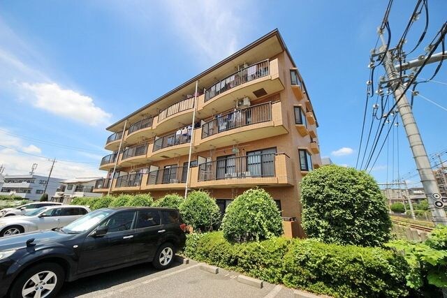 シャルマン所沢の物件外観写真