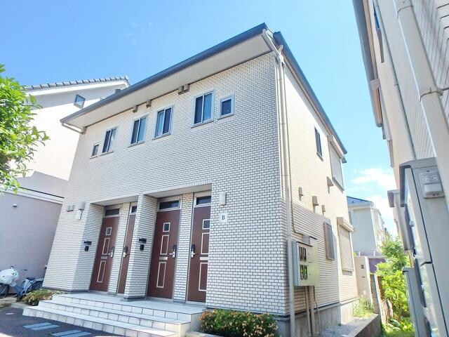 パインコート小平の物件外観写真