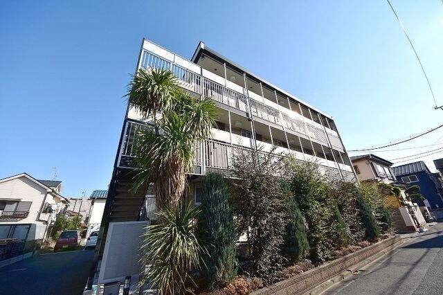 レオパレスラビドールIIIの物件外観写真