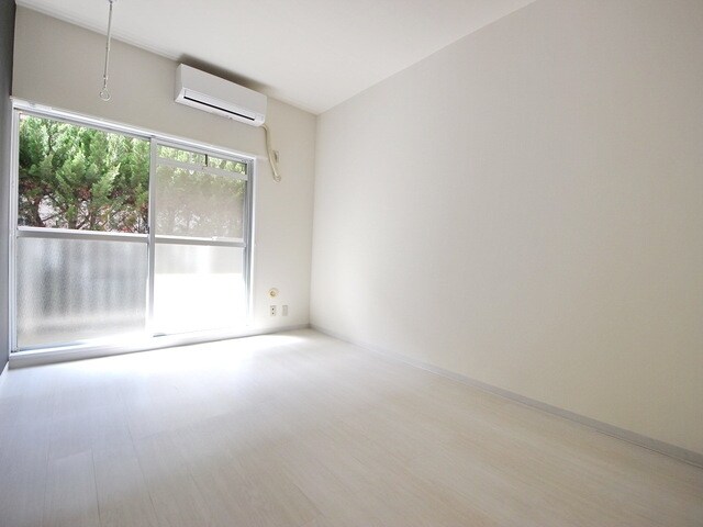 エルシャトルAの物件内観写真